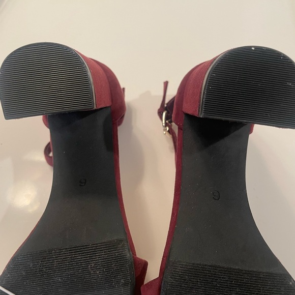 Size 6 | Old Navy | Maroon Faux-Suede High Heels | NWT - Picture 2 of 12